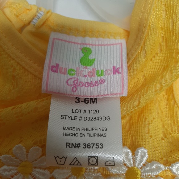 NWT Duck Duck Goose Yellow Daisy Tulle Flounce Top with Bumble Bee pants 3-6 M - Picture 2 of 4